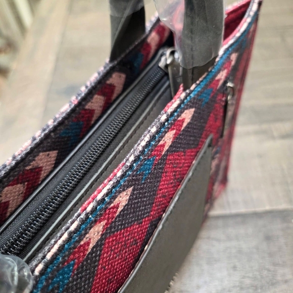 NWT Montana West Red and Black Geometric Tote - Picture 6 of 10